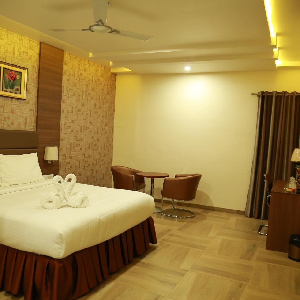 Hotel Svm Grand Medipally Haïdarabad Extérieur photo