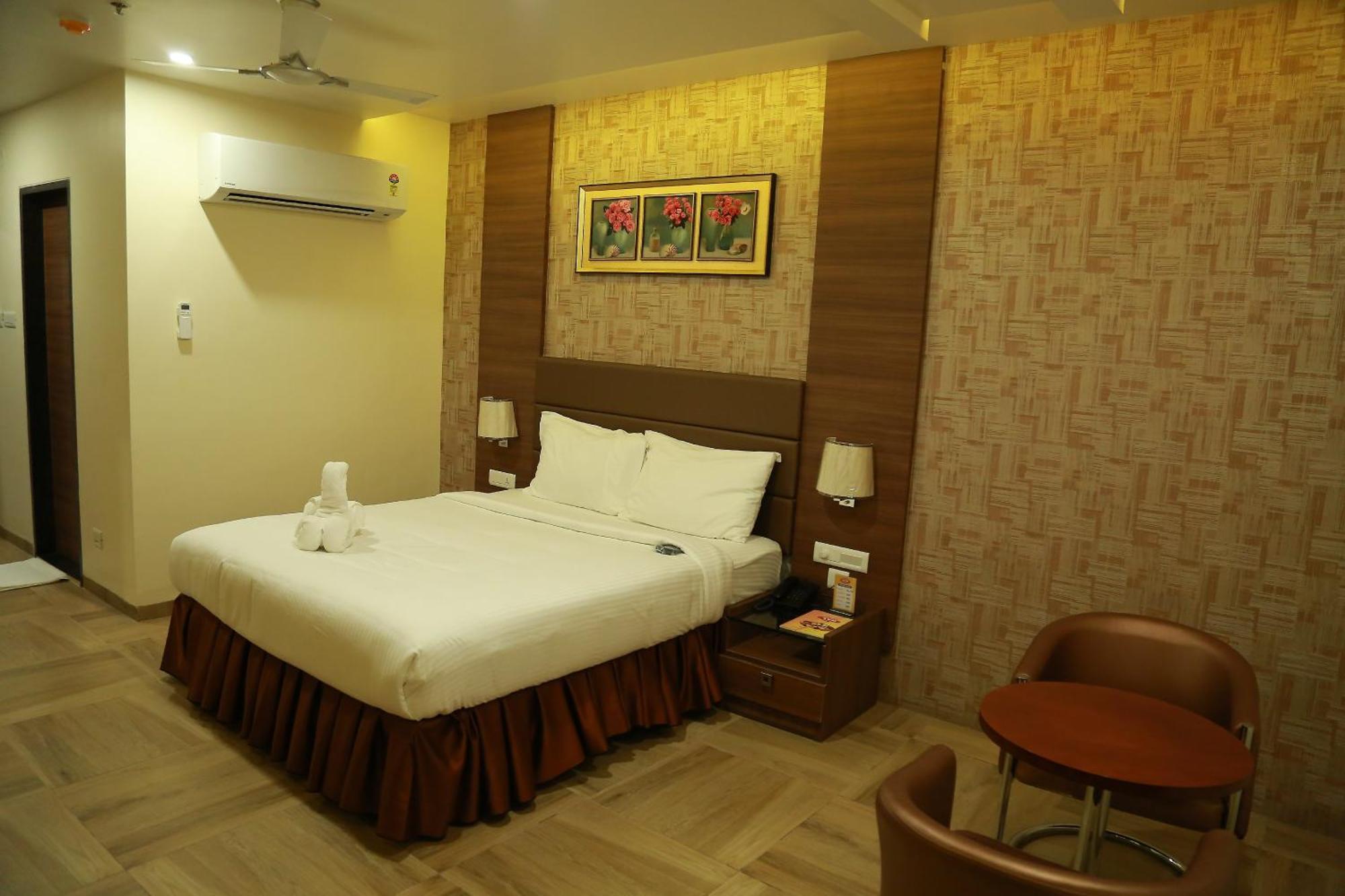 Hotel Svm Grand Medipally Haïdarabad Extérieur photo