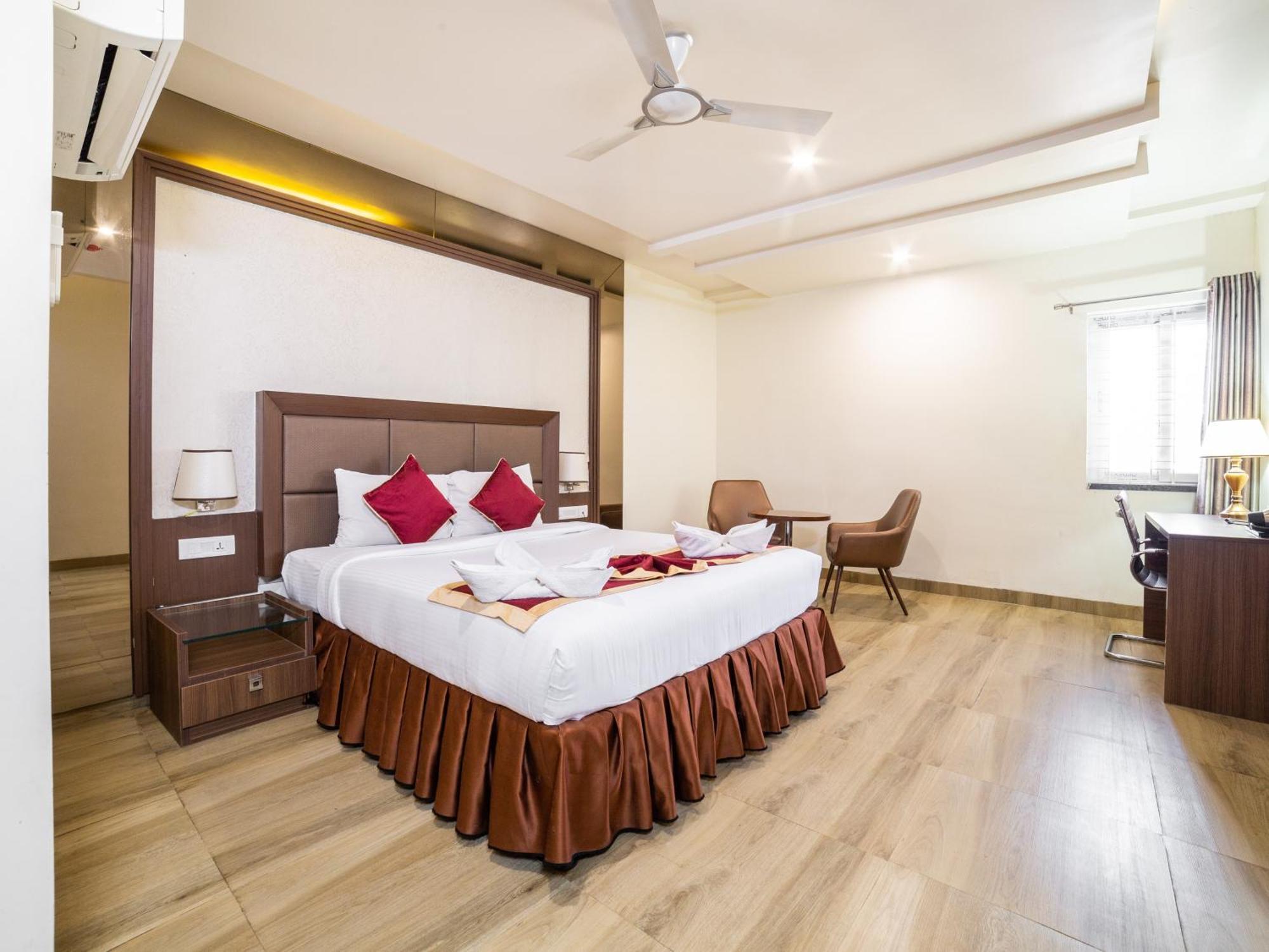 Hotel Svm Grand Medipally Haïdarabad Extérieur photo